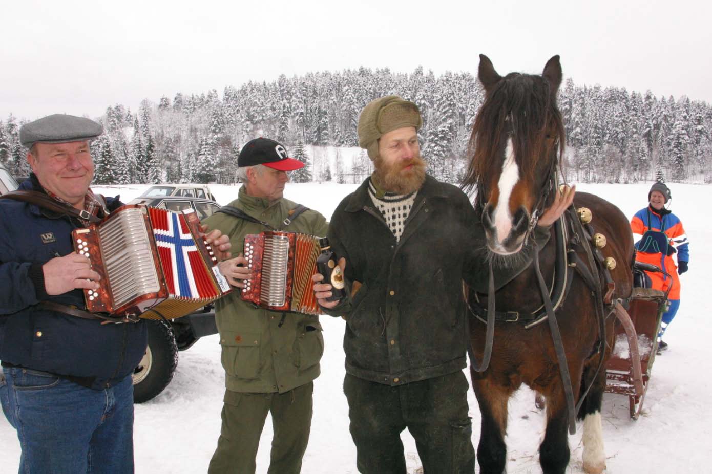 Kråkeisen Iskjøringa på Kråkefjorden har fulgt laget gjennom alle år, og er på mange måter Travselskapets varemerke. På disse kjøringene arrangeres ordinære klasser samt monté og galoppløp.