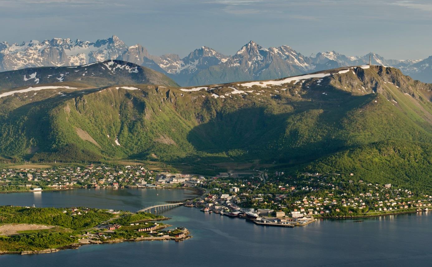 Stokmarknes havn: N 68 0 34,2 Ø 014 0 56,9 AKTØRER ANLØP GODS I TONN KAILEIE HURTIGRUTEN / NEX 768 2.000 1.054.000,- PASS. 15.378 TOLLPOST 192 3.920TEU/32.400 200.000,- SENTRUMSKAIEN 26 OPPL.