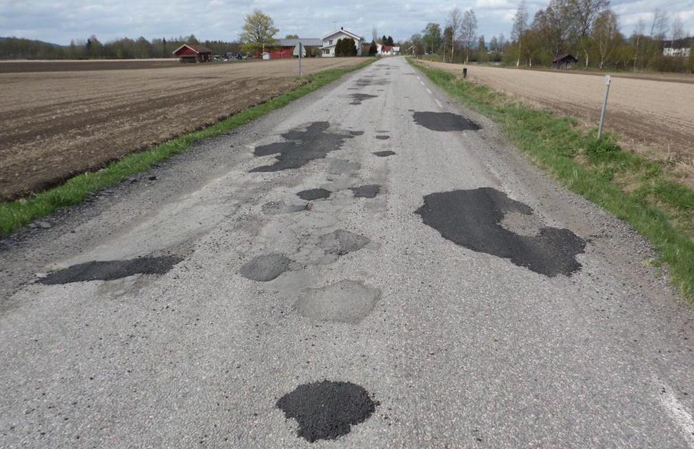 Flere gamle bruer har manglende bæreevne i forhold til tungtransporten. Kostnader knyttet til forsterkning av disse bruene er ikke tatt med i denne kartleggingen.