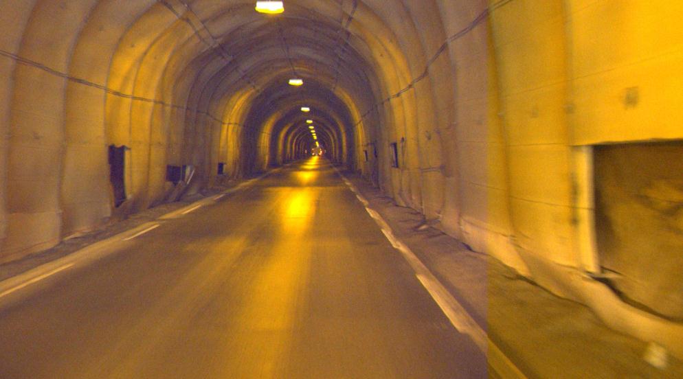 hovedsak utskifting av kabelanlegg og oppgradering av sikkerhetsutrustning. Det er også behov for omfattende tiltak i Straumdaltunnelen på fv 17 (om lag 125 mill.
