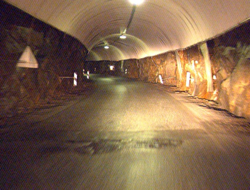 å oppfylle tunnelsikkerhetsforskriften (om lag 155 mill. kroner). For 11 av tunnelene er kostnadene for den enkelte tunnel høyere enn 30 mill. kroner, og utgjør de utgjør om lag 70 pst.