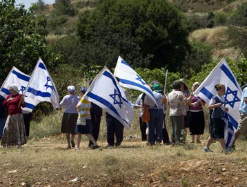 OSLO-AVTALEN 1993-2013 Dette er stridens kjerne Okkupasjon og bosettere ISRAELSKE BOSETTERE: Israel vedtok i 1950 Tilbakevendingsloven, som gav enhver jøde rett til å innvandre til Israel og få