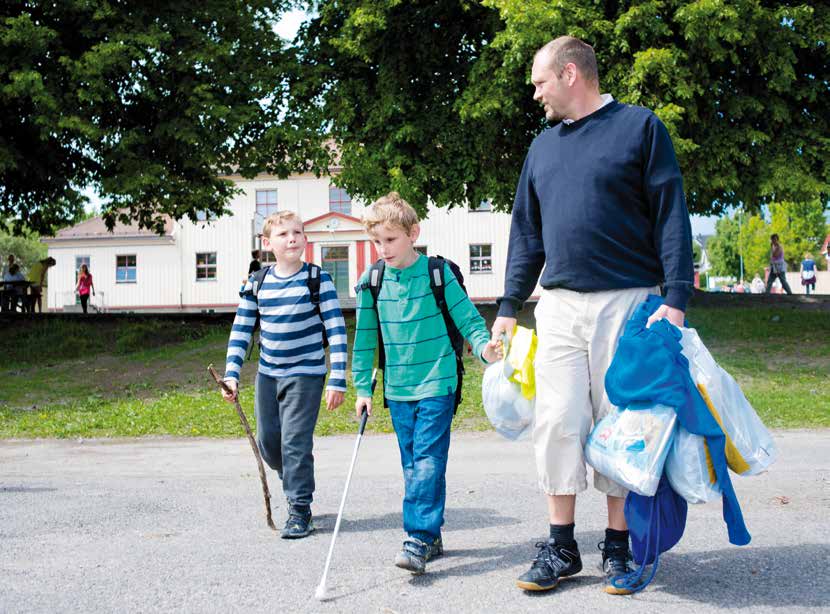 Til deg som har barn med synshemning Norges Blindeforbund er organisasjonen for alle som ser dårlig. Mange av medlemmene våre er familier der barna og/eller foreldrene har synshemning.