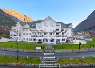 16 Vakre Hardanger Med Folgefonna som troner over fjorden, irrgrønne marker som slynger seg i liene og blomstring i Hardanger sies det å være et av Norges vakreste eventyr!