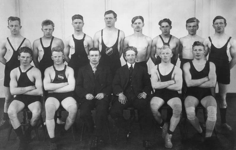 Syvertse tok brose. Tre medaljer til klubbe i ett og samme mesterskap. I 1939 var Ole Hjemdahl rykket opp i seiorklasse og tok sølvmedalje.