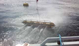 3 Foto: marine harvest Bekjempelse. I stor grad benyttes kjemikalier for å bekjempe lakselus. Medisinen blandes i fôret eller i vannet som fisken går i.