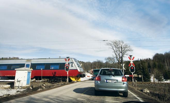 I 2006 åpnet Baneservice eget kontor i Göteborg og kjøpte majoriteten av svenske Scandinavian Track Group (STG).