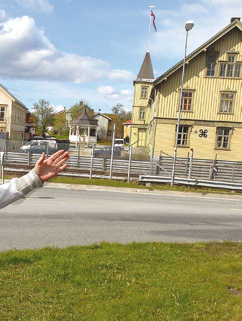 Eiendom Statsbygg I tillegg fi nnes en god del mindre aktører Ei bru over jernbanen skal ha en høyde på 6,8 meter fra jernbanen.