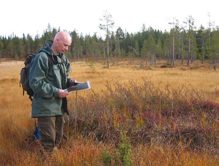 KOLUMNETITTEL feltrapport historiske bilder Å leite etter kulturminne i skog og utmark på gamlemåten er tidkrevjande og kostbart.