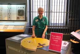 «Handling desk» ved Manchester Museum, 2012.