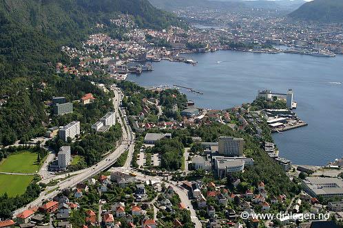 2 nedenfor. 2.2 Ytre Sandviken Ytre Sandviken er like langt fra sentrum som Danmarksplass og Kronstad.