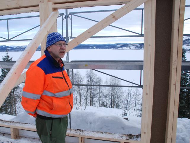 8 Haugåshalla terrasse tar form. Én solgt! Med flott utsikt utover Snåsavatnet tar rekkehusprosjektet Haugåshalla terrasse form.