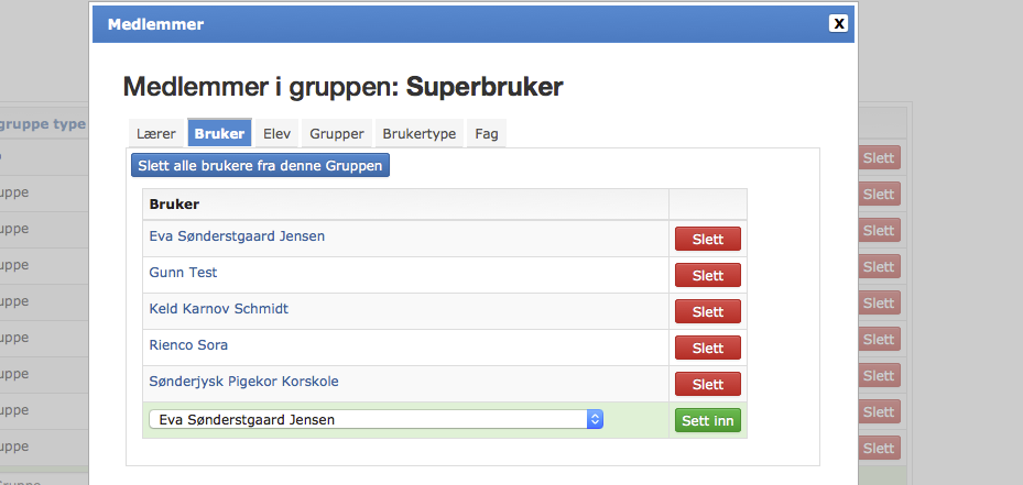 Plasserer jeg brukere på en rettighetsgruppe? Stamdata Stamdata Rettigheter. Klikk på Medlemmer på den rettighetsgruppen hvor det skal legges til medlemmer.