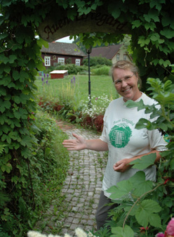 18 KURS GRÅTENMOEN - TLF 35 54 46 16 Spansk påbygging, trinn 4 Oppstart 24. september. Lær å uttrykke enkle daglige situasjoner som innkjøp, på besøk, m.m. Onsdager kl. 17.30-19.