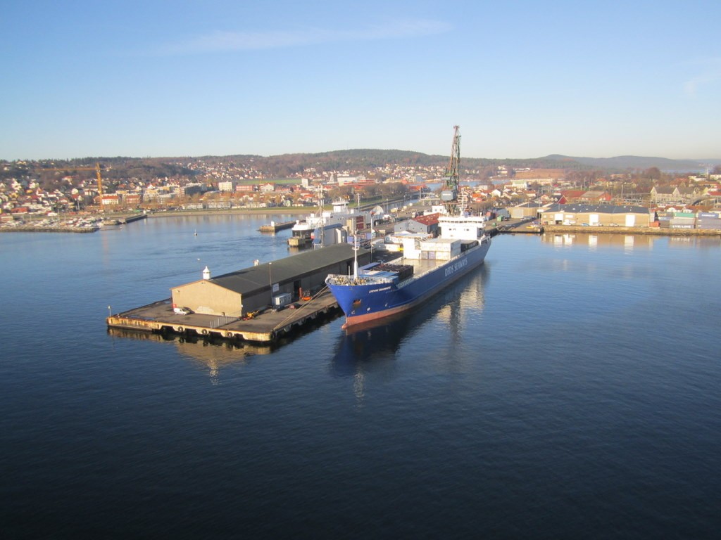 Havn - live web-kamera over containerkaia samt Moss Havn KFs gjestehavn - virksomhetens årsrapporter - presentasjon av Moss havn og omegn