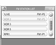 22 Radio Ytterligere informasjon om trafikkmeldingsfunksjonen 3 23. Stasjonssøk Automatisk stasjonssøk Trykk kort på tasten l eller m. Neste tilgjengelige stasjon velges og spilles automatisk.