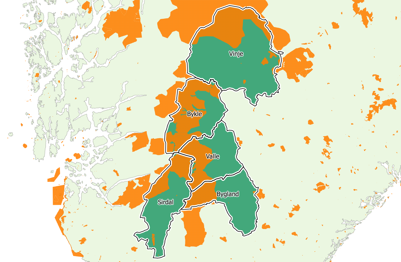 Brattfjell-Vindeggen landskapsvernområde med dyrelivsfredning. De øvrige verneområdene er mindre naturreservater, dyrefredningsområde og landskapsvernområder.