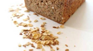 Brød og korn Beste kilde til karbohydrater og fiber God kilde til jern, selen, B-vitaminer og vitamin E Ofte lavt fettinnhold Velg brød med mer enn 50 % sammalt mel I det norske kostholdet er brød og