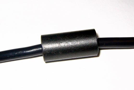 EMI/EMC (Elektromagnetisk interferens, elektromagnetisk kompatibilitet) Kabelføringer med en kombinasjon av signalkabel og motorkabel
