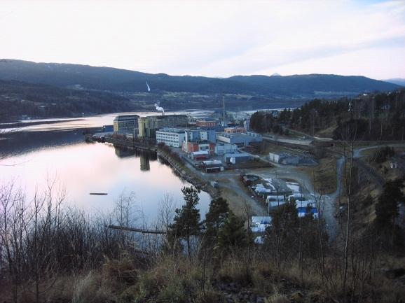 Se oversiktskart for høyspenningsnettet i Gransherad og Årlifoss/Grønvollfoss. Gransheradnettet er bedre forberedt for overgang til 22 kv enn Heddalsnettet og tåler derfor utvida behov for elkraft.