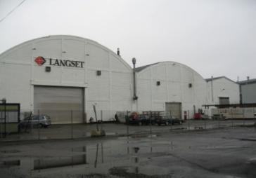 Verksteder Hammerfest: 1250 kvm verkstedlokaler like ved Statoils anlegg på Melkøya. Utfører oppdrag innenfor stål og aluminiumsarbeider, maskinering, skjæring, overflate og stillas.