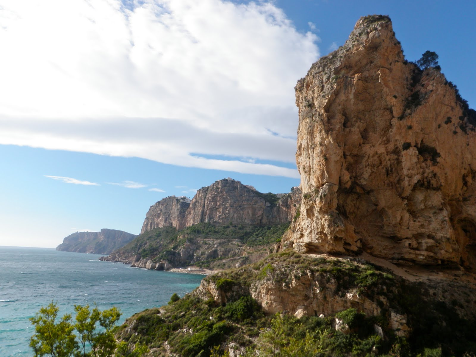 Sportsklatretur til Costa Blanca, Spania I år går utenlandsturen til Costa Blanca i Spania. Costa Blanca er et kjempeflott sted for klatring i vinterhalvåret med bra vær og variert klatring.