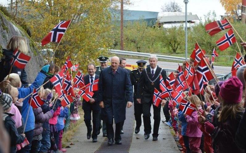 000,-) er avsatt på fond for å benyttes i vårhalvåret 2015. Kompetanseheving for alle grupperinger i barnehagene vil være et kontinuerlig arbeid. Styrerne har fått opplæring på digitale fagsystemer.