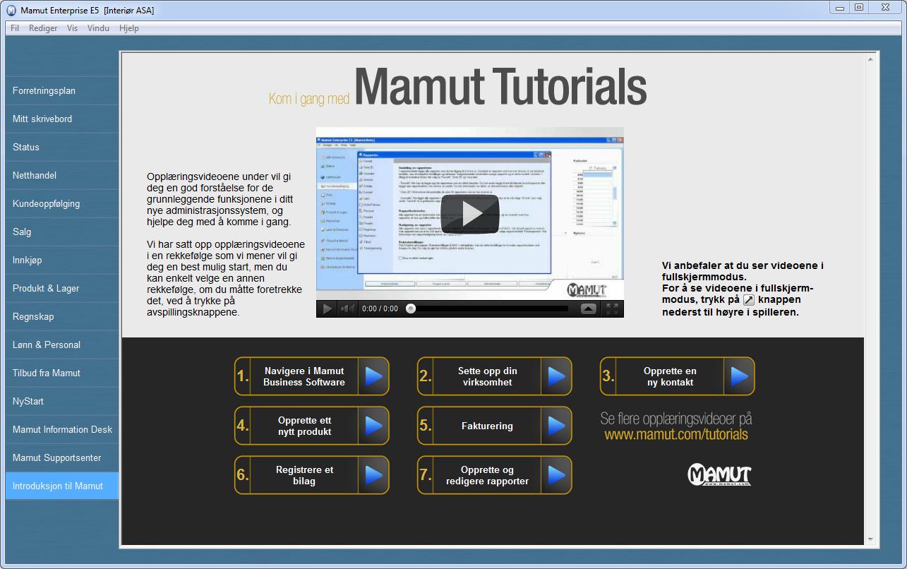 Du finner opplæringsvideoene i menyen til venstre under Introduksjon til Mamut, og de er satt opp i en rekkefølge som vi mener vil gi deg en