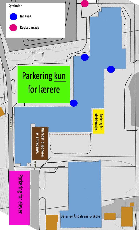 Parkering Skolen har to store parkeringsplasser, en ved innkjørselen til skolen som er for elevene. Den andre er utenfor kantinen og er reservert for skolens ansatte. Det er ikke tillatt å parkere: 1.