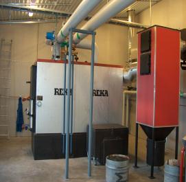 Fjernvarme / nærvarme Fjernvarme og nærvarme omfatter distribusjonssystemer for varmt vann. Varme produseres i en varmesentral hvor det kan være ulike energikilder.