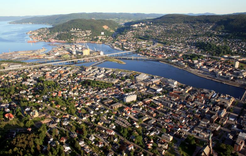 Drammen kommune Det bor vel 65 000 innbyggere i kommunen Byen er regionhovedstad for et område med 150 000