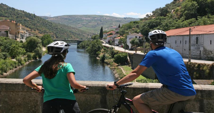 som er en av de 5 beste vin regioner i verden Vin og oliven gårder International Douro Natural Park Douro river canyon med 200 meters klipper og ett