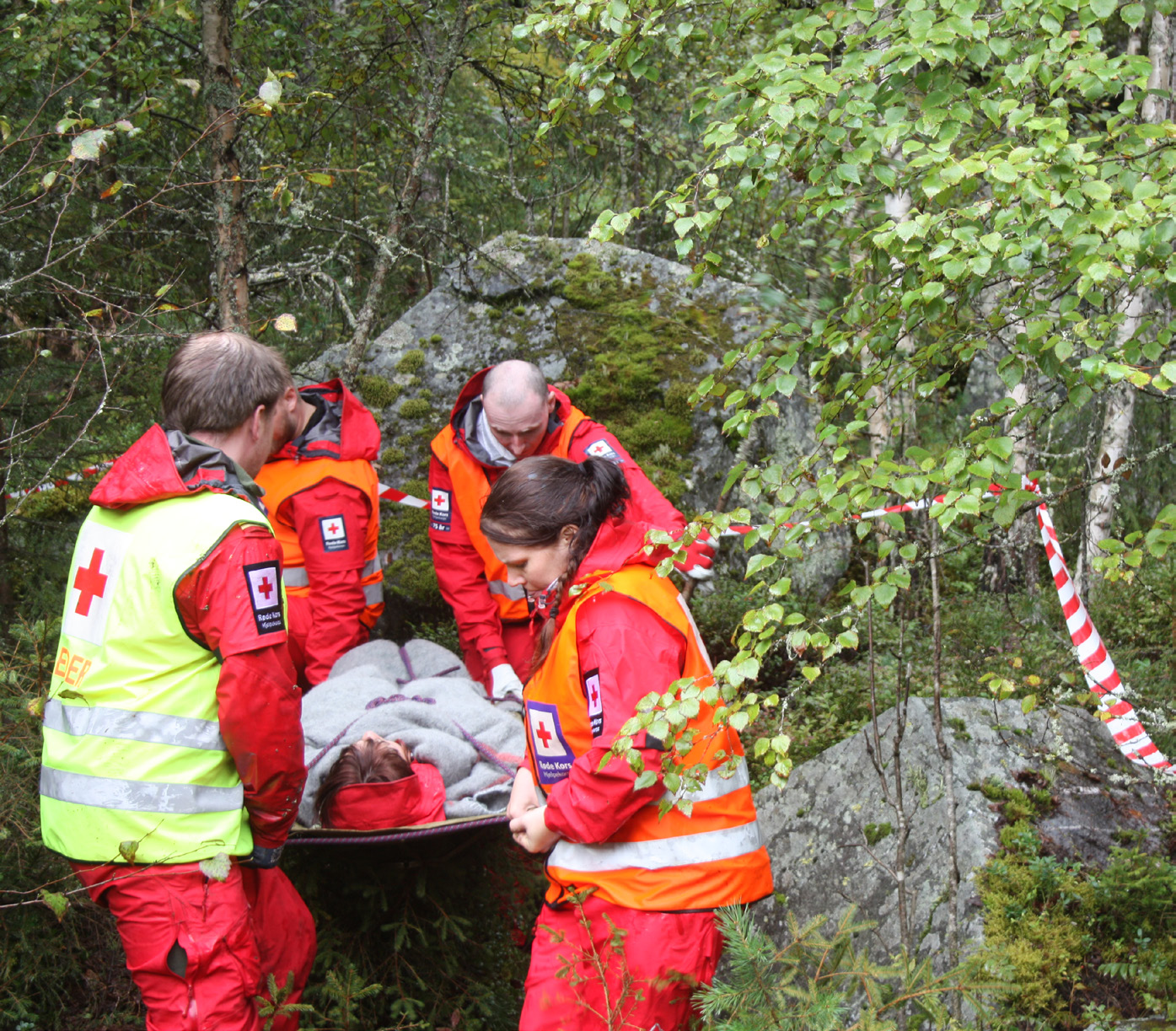 2 NM for hjelpekorps 2014 av: Norges Røde Kors Røde Kors 150 år - Historikk Finnmark stilte med et sammensatt lag bestående av Miia Siltasalmi, Kristine Jerijærvi, Michael Bech, Kent Erik Tronslien