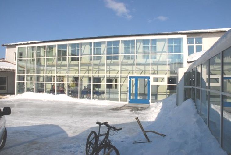 S torslett skole Ansvarsområde Grunnskole 5. til 10 klasse og Sfo / avlastning for elever med nedsatt funksjonsevne. Personalet Våren 2010 var enhetsleder / rektor Marit Føre.