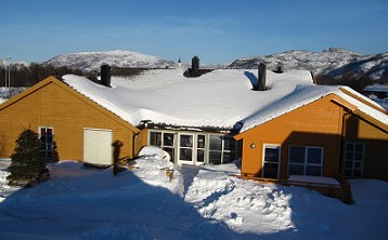 O msorgsboliger Ansvarsområder Tjenesten hjemles i lov om sosiale tjenester og lov om helsetjenester i kommunene og omfatter praktisk bistand i form av opplæring, veiledning og hjelp til å klare