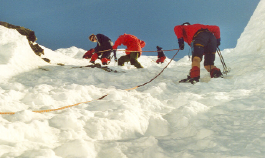 MND Februar UKE 7 MND Februar UKE 8 18. - 20. Februar Isklatrekurs 18. 20. februar Skredkurs 25. 27. februar Kitekurs 25. 27. februar Måneskinnstur i Nordmarka 25. - 27.