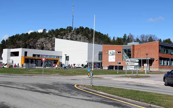 Fra høsten 2013 har Drangedal kommune tre skoler, Drangedal 10-årige skole, Bø skule og Kroken skole. Både Kroken skole og Bø skule har blitt oppgradert i samsvar med investeringsplanen.