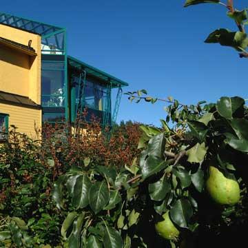 Villa Skaar Villa Skaar AS er et privat sykehjem som har vært drevet siden 1958. I generasjoner har vi arbeidet for å være et ikke-institusjonelt og smidig sykehjem, hvor våre beboere skal trives.