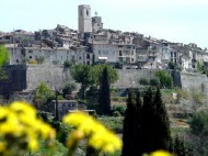 Chateau Sainte Roseline Vingården ligger nord for St Tropez og Cannes, ble grunnlagt allerede på 900-tallet. Vingården har betegnelsen Cru Classe.