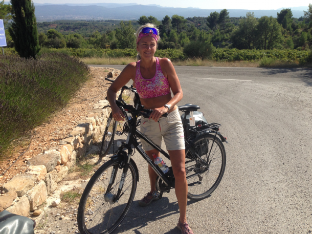 Dag 4 Aix en Provence - Saint Maximin la Sainte Baume Vi setter oss på syklene igjen og retter kursen mot Sainte Victoire-fjellet, som Cezanne yndet å male.