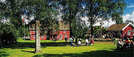 8. FOLKENBORG MUSEUM Folkenborg er et friluftsmuseum, med stort gårdstun og husmannsplass. Om sommeren har museet også husdyr. Håkon Håkonssons fødested i 1204. 3.