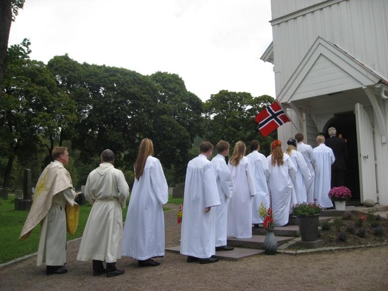 6.2.4 Samtalegruppe Bibel / samtalegruppe startet i forlengelse av temakveld høst 2011 i Nittedal kirkestue. 7 samlinger i 2012, gruppeledere er Anine Woodhouse og soknediakon. 6.2.5 Andakter / gudstjenester på Skytta og Døli Soknediakonen inngår i fast turnus sammen med prestene om andakter og gudstjenester på Skytta og Døli.