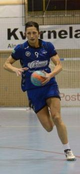 Oppgave 5 (5 poeng) Izabela Duda fra Oppsal ble toppskårer i Eliteserien i håndball for kvinner i sesongen 2012/2013. Nedenfor ser du hvor mange mål hun skåret i hver av de 22 kampene.