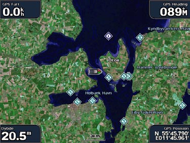 Bruke kartet Aktivere satellittbilder med høy oppløsning Du kan legge satellittbilder over deler av navigasjonskartet for land- eller sjøområder eller begge deler når du bruker et forhåndsprogrammert