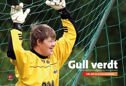 Helge Gudmundsen Gull verdt En fortelling om livsglede og menneskeverd Akilles ISBN 9788272862083 Pris kr. 298,00 Helge Gudmundsen har i tolv år ledet fotballaget Flatås Lions.