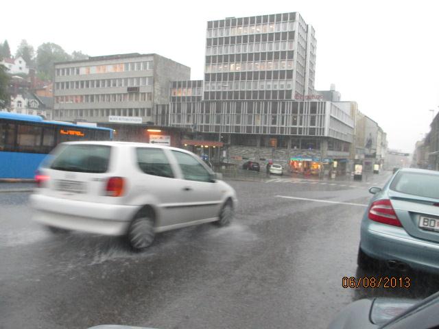 En kort, men intens regnbyge En kort regnbyge i Skien 6. august 2013: Varighet Maksimal Klokkeslett nedbør (slutt min.