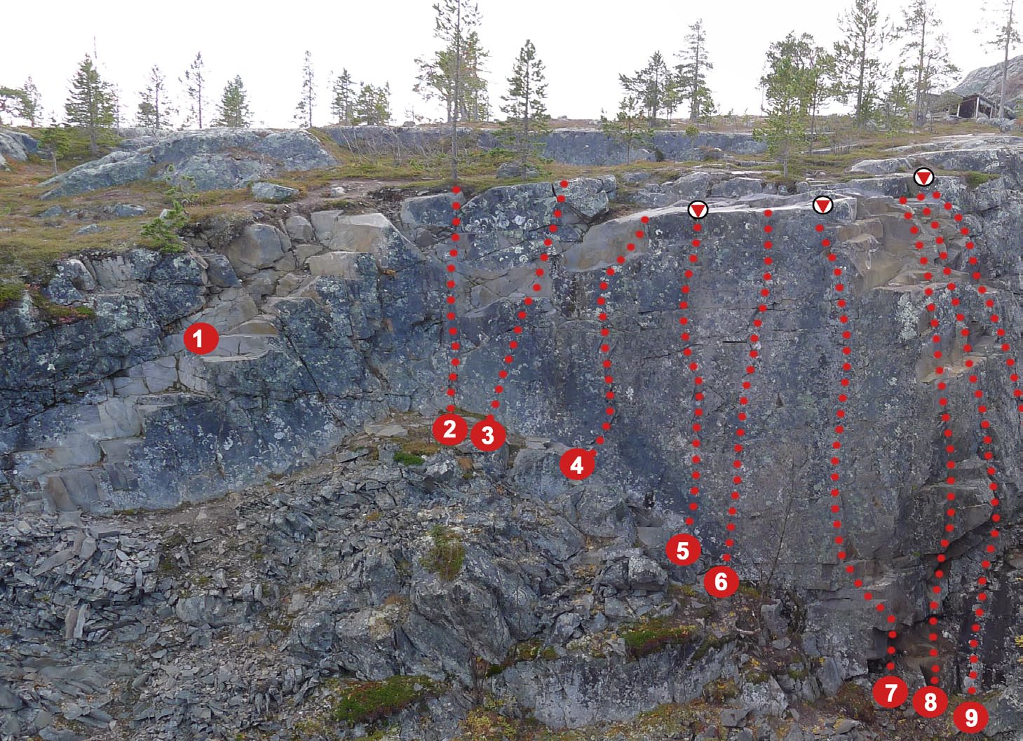 Skoddevarre Salkobekken 30 min Salkobekken klatrefelt ligger i ei markert kløft i fjellet Skoddevarre. Rutene er 8-18 m høye. Følg riksvei 93 fra Bossekop og ta av til Øytun folkehøgskole.