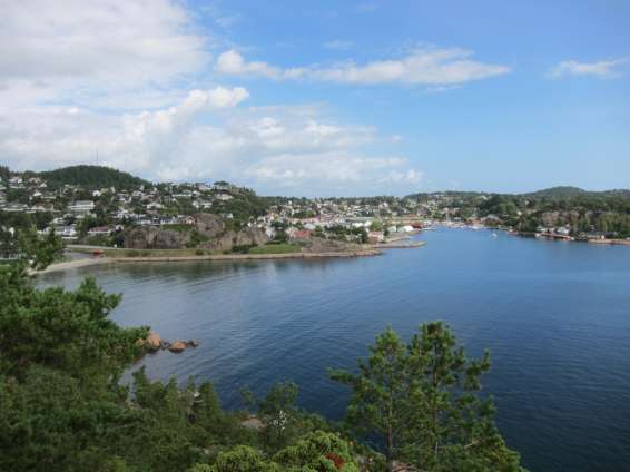 Toalett o Hauslandsanden o Grefstadvika o Marivoll Overnattingsmuligheter o Strand hotell o Moisanden camping o Marivoll camping Forslag til trasé Fra Hauslandsanden følges skiltet sti opp gjennom