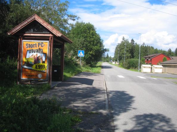 Linje: 401 Retning: Brånås/Skedsokorset Tærudstien Holdeplass i retning Brånås/Skedsokorset.