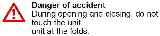 2.3.10 Åpning av foldedører Fare for ulykke Under åpning og lukking må du ikke berøre enheten i foldene. 3. Skyv Åpne Løsne låsepunktene ( 1 ) på foldeenhetene ved å vri spakhåndtaket oppover (1.). Trykk dørhåndtaket ( 5 ) ned (2.